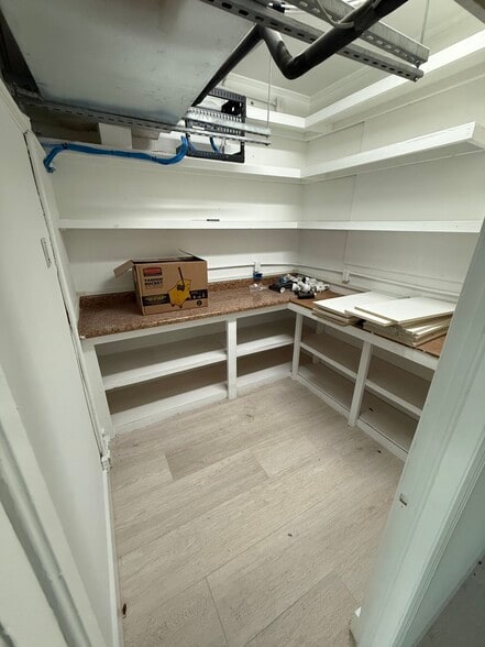 More Photos Of 764 12th Ave S, Naples General Retail For Lease