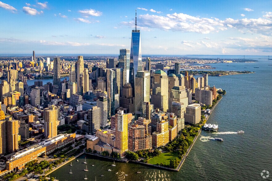 More Photos Of One World Trade Center, New York Office For Lease