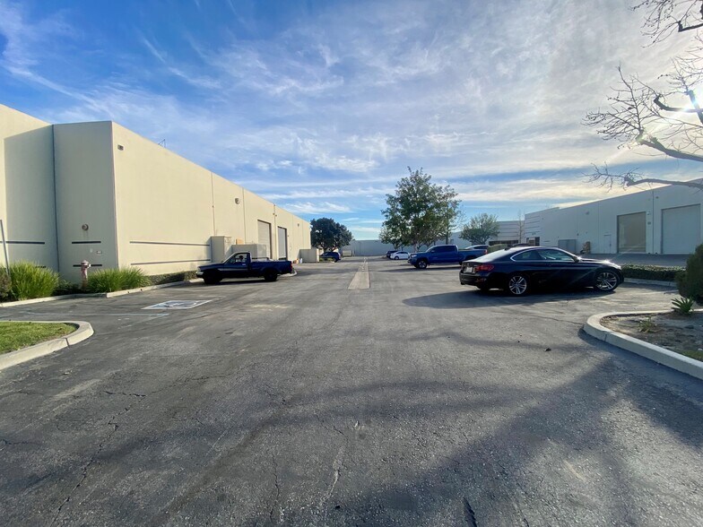 More Photos Of 4621 Littlejohn St, Baldwin Park Distribution For Sale