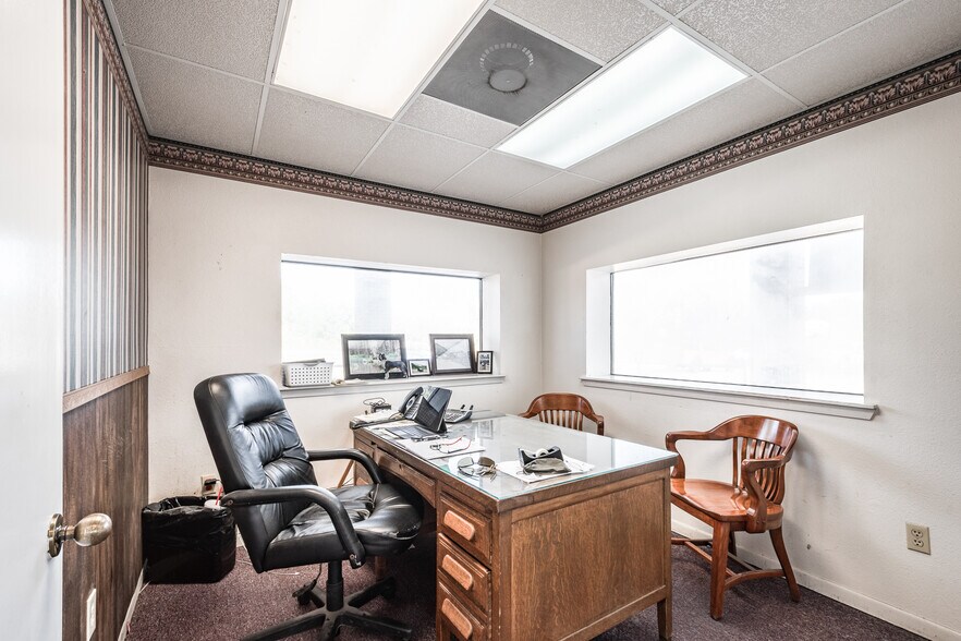 More Photos Of 1617 W Church St, Livingston General Retail For Sale