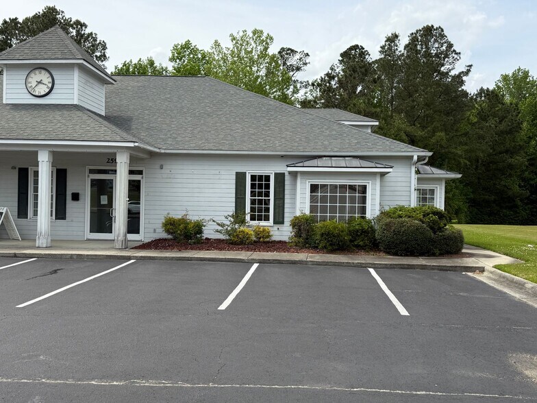 Primary Photo Of 2599 Henderson Dr, Jacksonville Medical For Lease