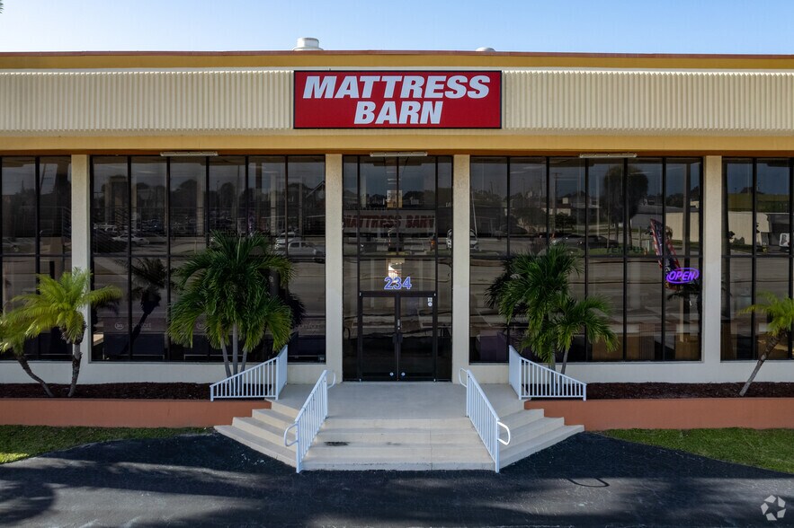 More Photos Of , Merritt Island General Retail For Sale