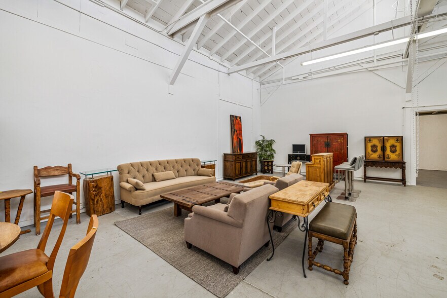 More Photos Of 4775-4779 E Ramon Rd, Palm Springs Warehouse For Sale