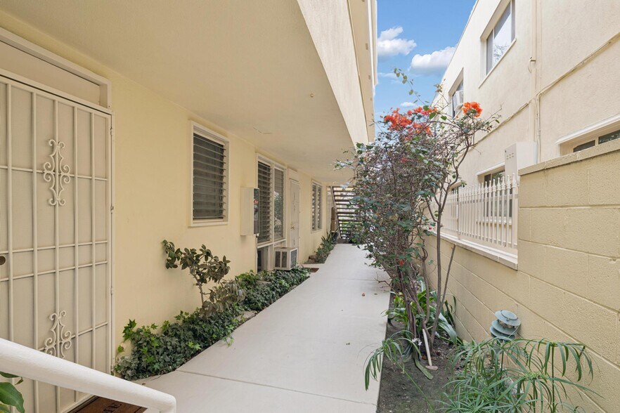 More Photos Of 333 S Rexford Dr, Beverly Hills Apartments For Sale
