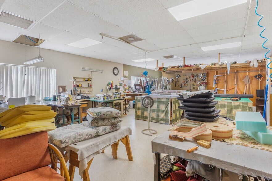 More Photos Of 300 N Dixie Ave, Fruitland Park Self Storage For Sale