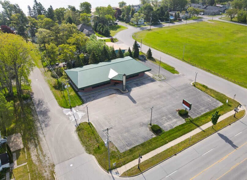 More Photos Of 510 N State St, Oscoda Freestanding For Lease