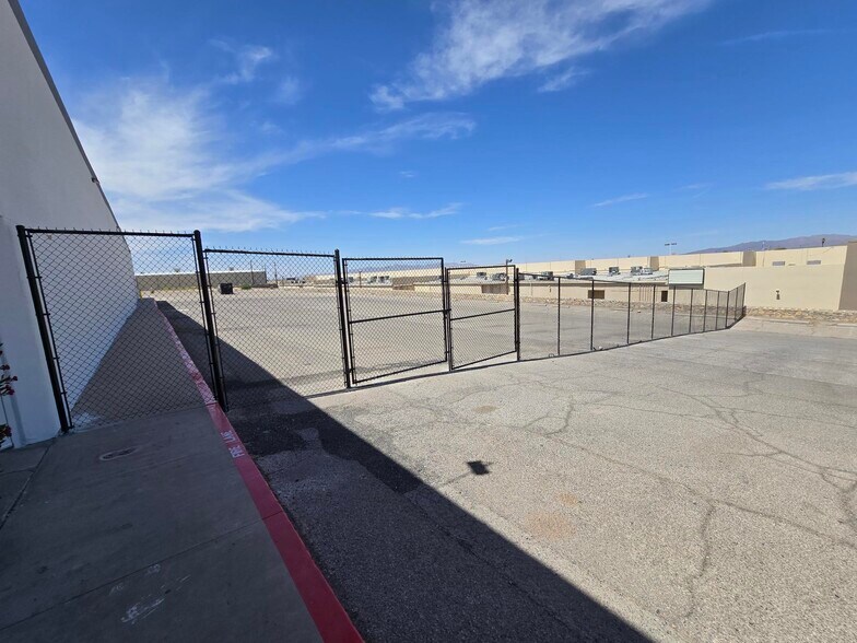 More Photos Of 11330 James Watt Dr, El Paso Showroom For Lease