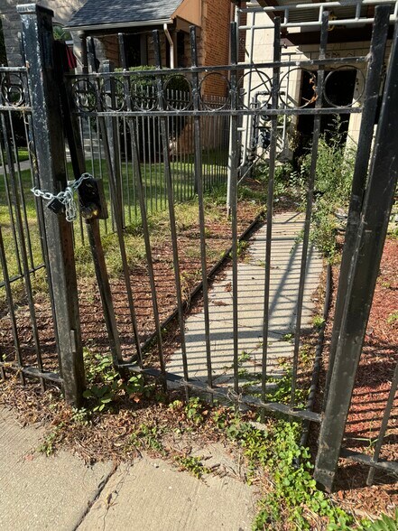 More Photos Of 7456 S Shore Dr, Chicago Apartments For Sale