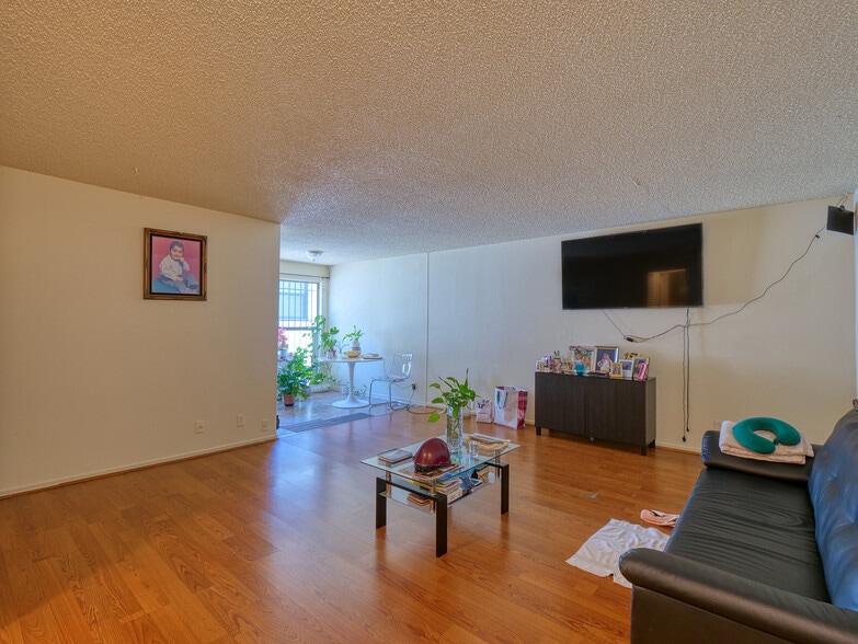 More Photos Of 1408 S Wilton Pl, Los Angeles Apartments For Sale