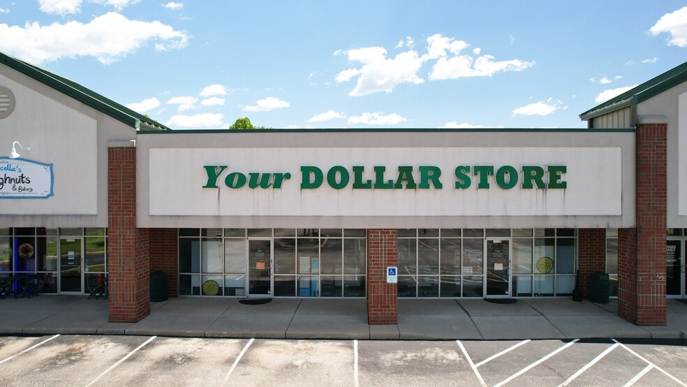 More Photos Of 960 Kennedys Lndg, Cincinnati General Retail For Lease