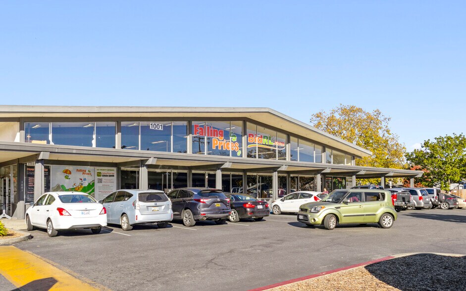 More Photos Of 1211 W College Ave, Santa Rosa Freestanding For Lease