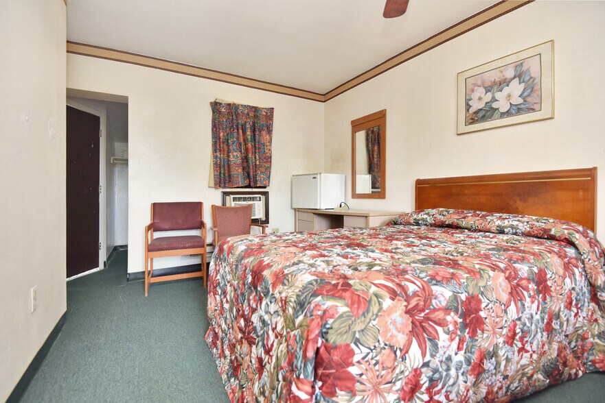 More Photos Of 1028 Ridgewood Ave, Daytona Beach Hospitality For Sale