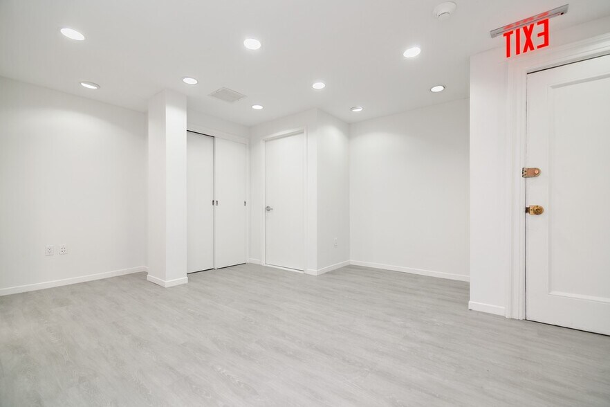 More Photos Of 104-110 E 40th St, New York Medical For Sale