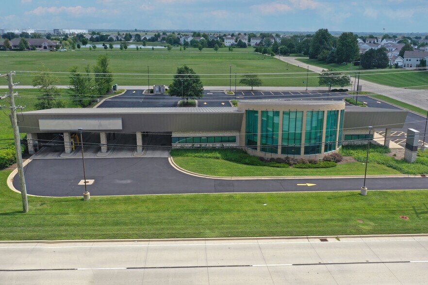 Primary Photo Of 16051 Weber Rd, Crest Hill Bank For Lease