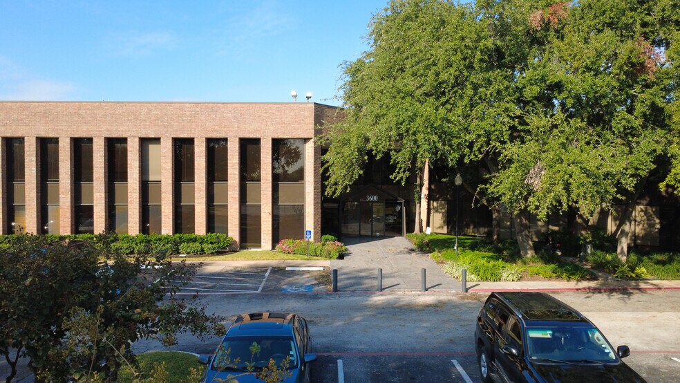Primary Photo Of 3600 S Gessner Dr, Houston Medical For Lease