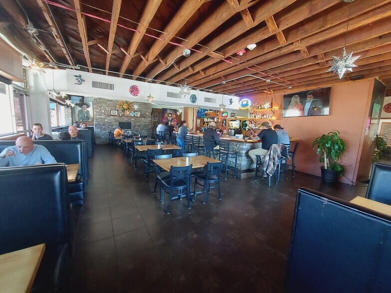 More Photos Of 853-857 Merrimon Ave, Asheville Restaurant For Sale