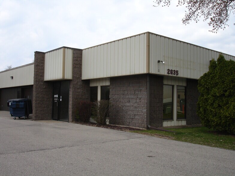 More Photos Of 2635 Hemstock St, La Crosse Office For Lease