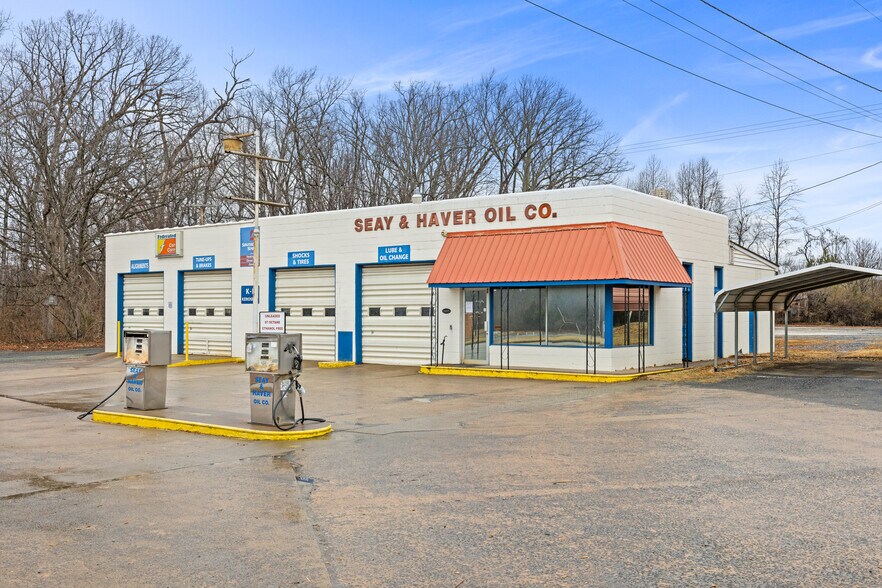 More Photos Of 16855 Oak St, Dillwyn Service For Sale