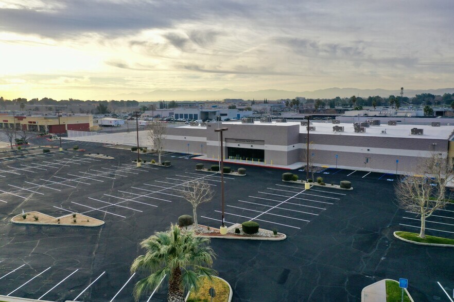 More Photos Of 1140 Commerce Center Dr, Lancaster Loft Creative Space For Sale