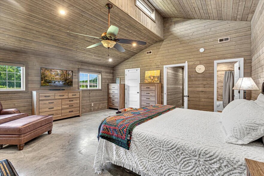 More Photos Of 7621 SE Cannon Ball Rd, Holt Specialty For Sale