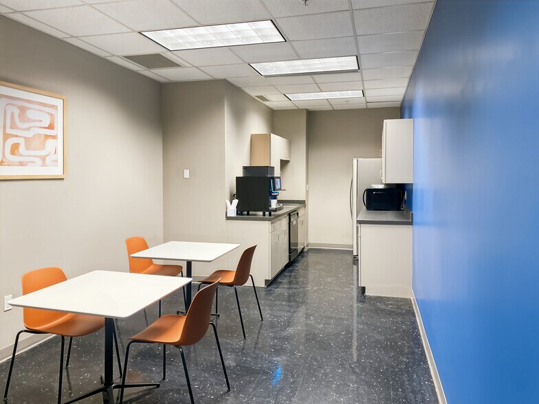 More Photos Of 30575 Bainbridge Rd, Solon Coworking Space