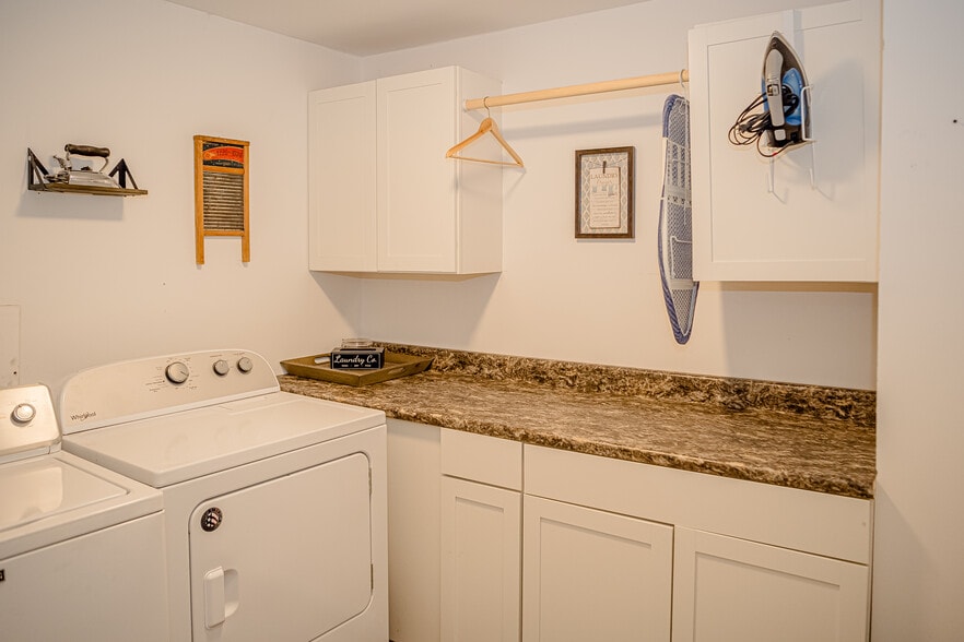 More Photos Of 2735 PA-390, Canadensis Hospitality For Sale