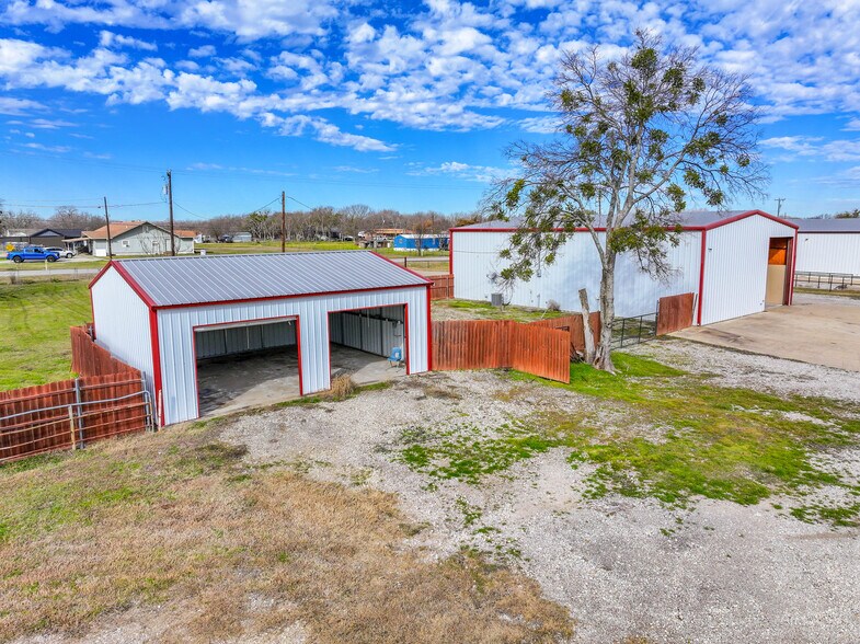 More Photos Of 11900 FM 1392, Terrell Warehouse For Lease