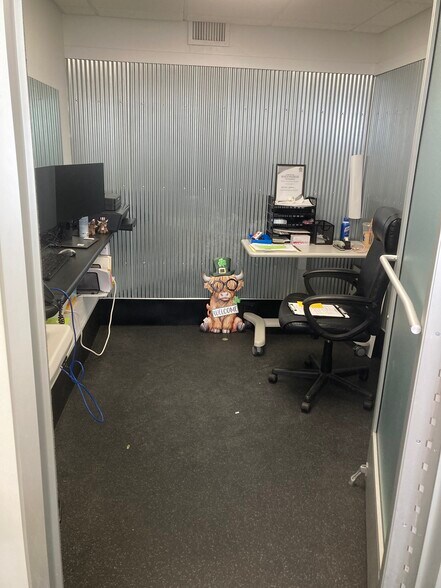 More Photos Of 935 S Iowa St, Lawrence Office For Lease