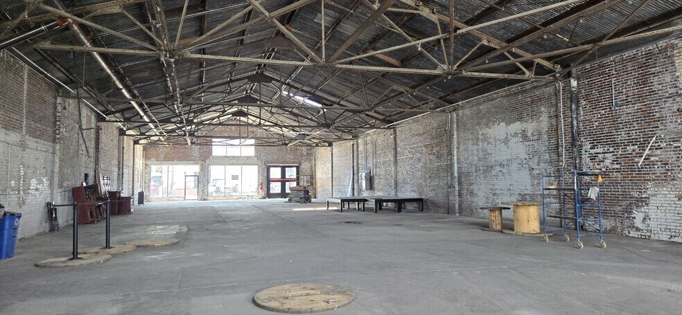 More Photos Of 415 Locust st, Gadsden General Retail For Lease