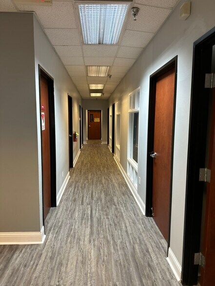 More Photos Of 734 W Carrier Pky, Grand Prairie Warehouse For Lease