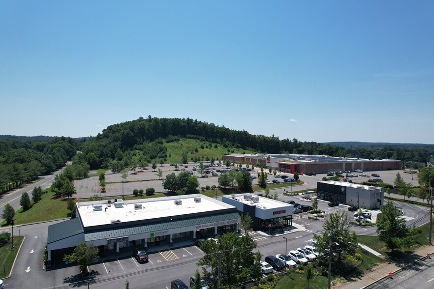 Primary Photo Of 661 Boston Post Rd E, Marlborough Storefront For Lease