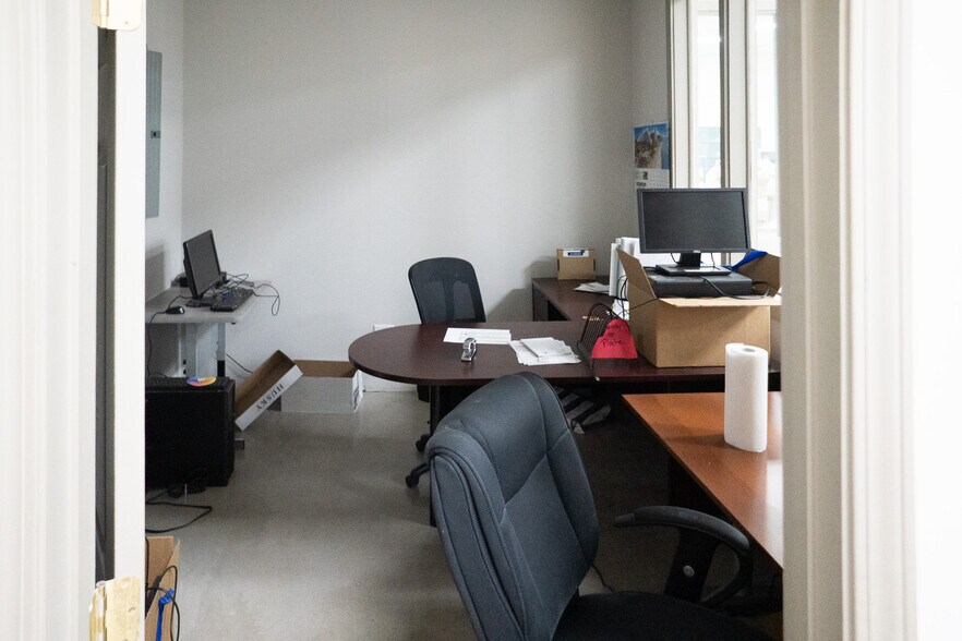 More Photos Of 9370 Industrial Trace, Alpharetta Warehouse For Lease