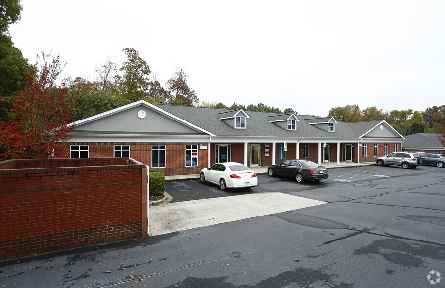 More Photos Of 10021 Park Cedar Dr, Charlotte Medical For Lease