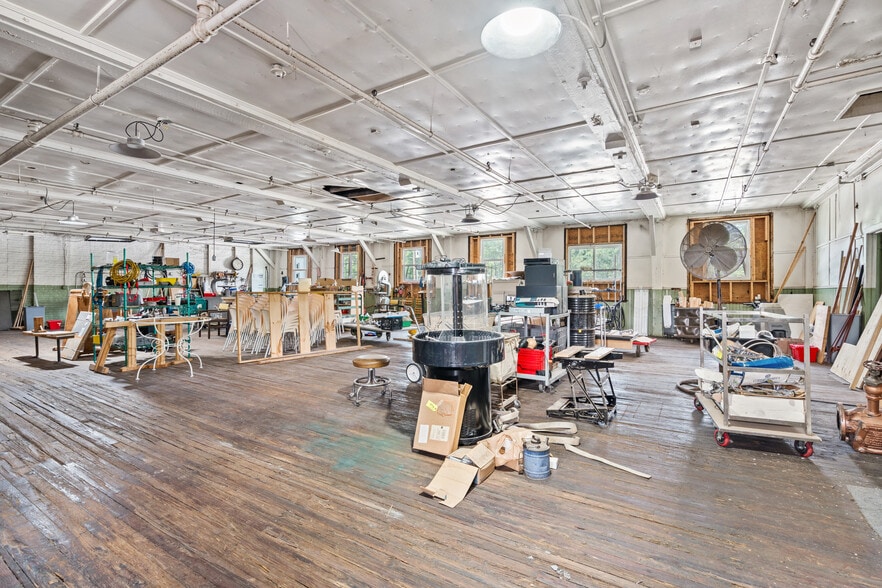 More Photos Of 500 Bridge St, Weissport Restaurant For Sale