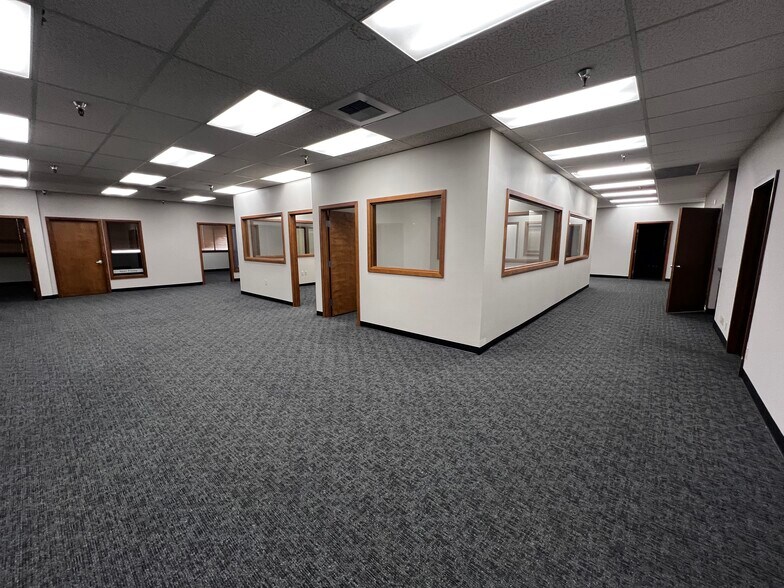 More Photos Of 18435 Olympic Ave S, Tukwila Manufacturing For Lease