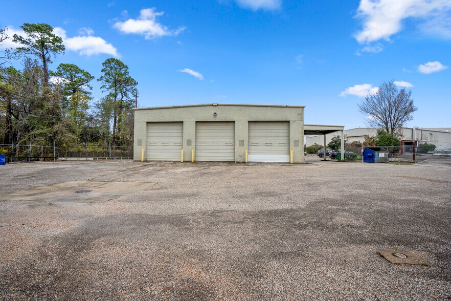More Photos Of 80 Sorters McClellan rd, Kingwood Warehouse For Sale