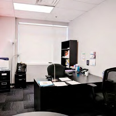 More Photos Of 1855 Rue Saint-Régis, Dollard-des-Ormeaux Office For Lease