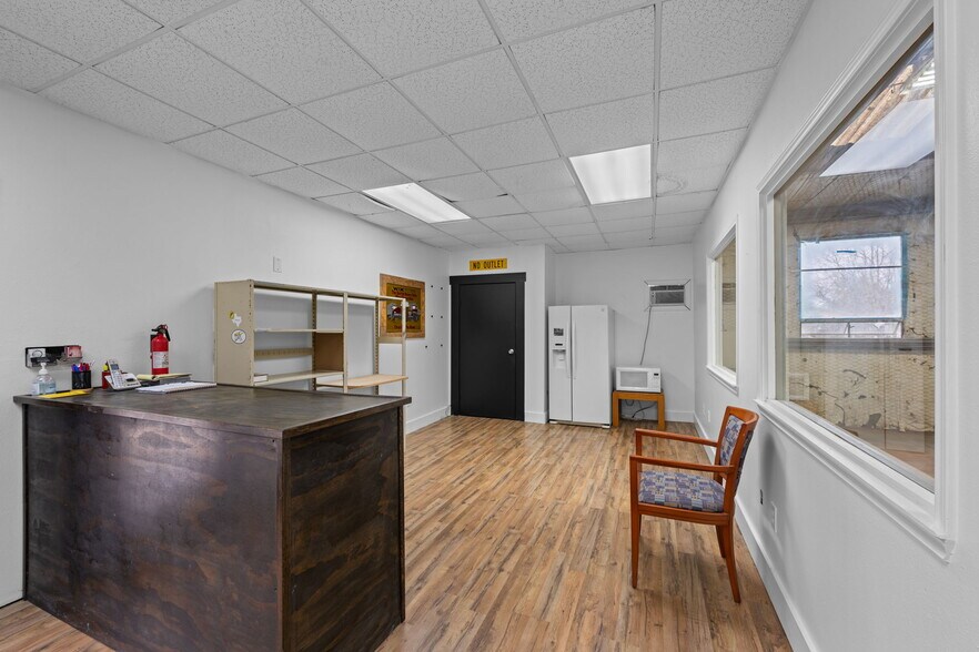 More Photos Of 2610 Memorial Blvd, Kerrville Industrial For Sale