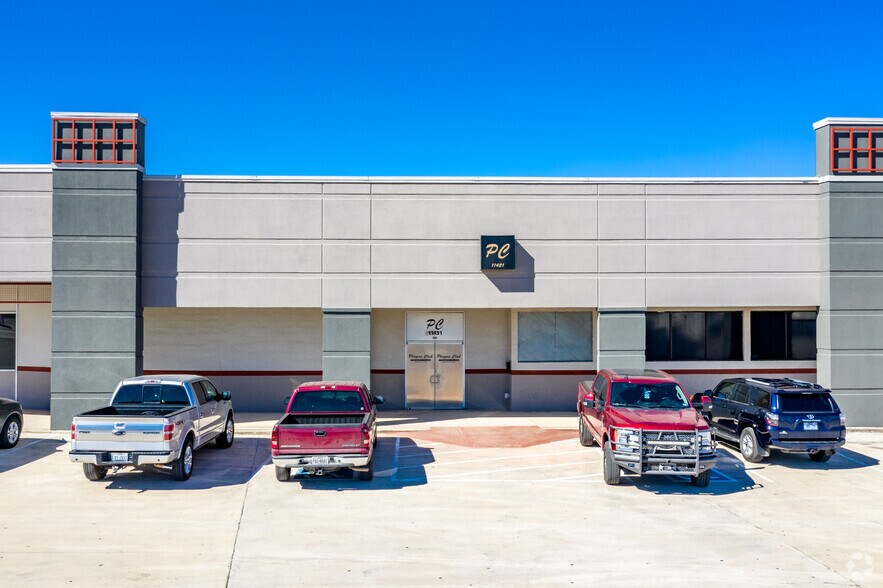 More Photos Of 11401 Naco Perrin Blvd, San Antonio Unknown For Lease