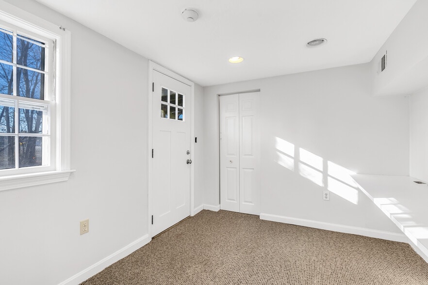 More Photos Of 311 Boston Post Rd, Wayland Office For Sale