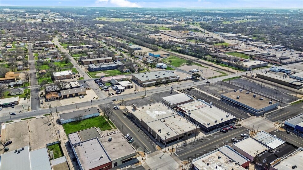 More Photos Of 420 E Ave C, Killeen General Retail For Sale