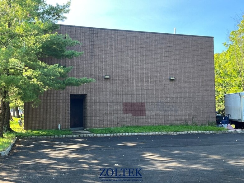 More Photos Of 153 N Kinderkamack Rd, Montvale Freestanding For Sale