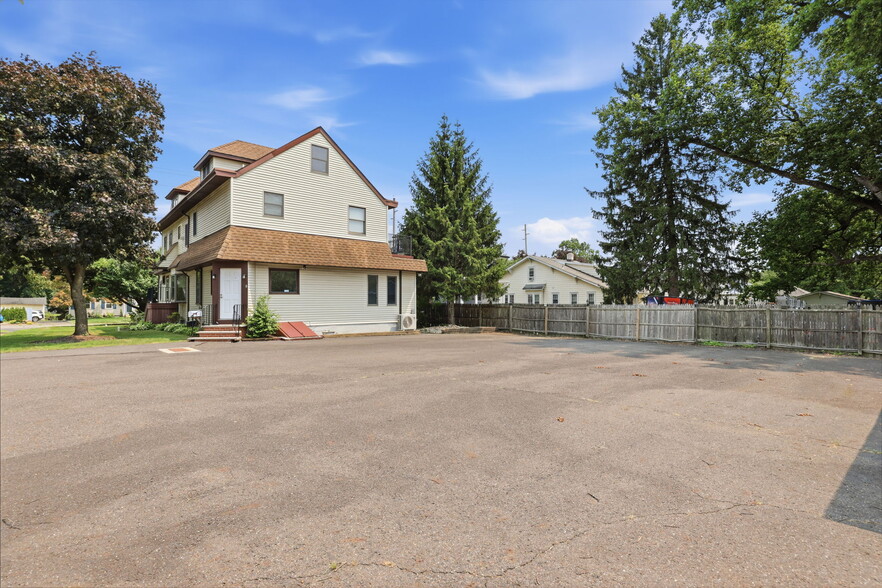 More Photos Of 168 White Horse Ave, Hamilton Office For Sale
