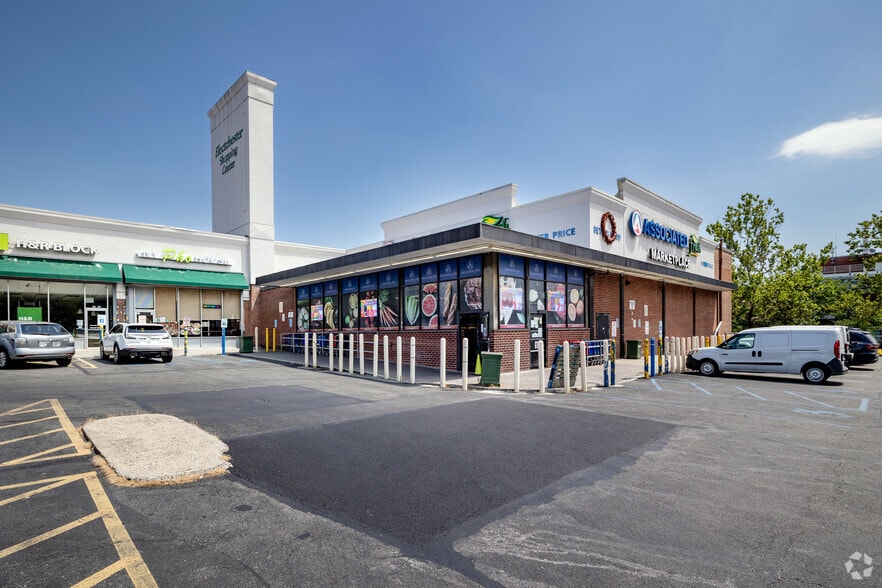 More Photos Of 7009-7063 Parsons Blvd, Fresh Meadows General Retail For Lease