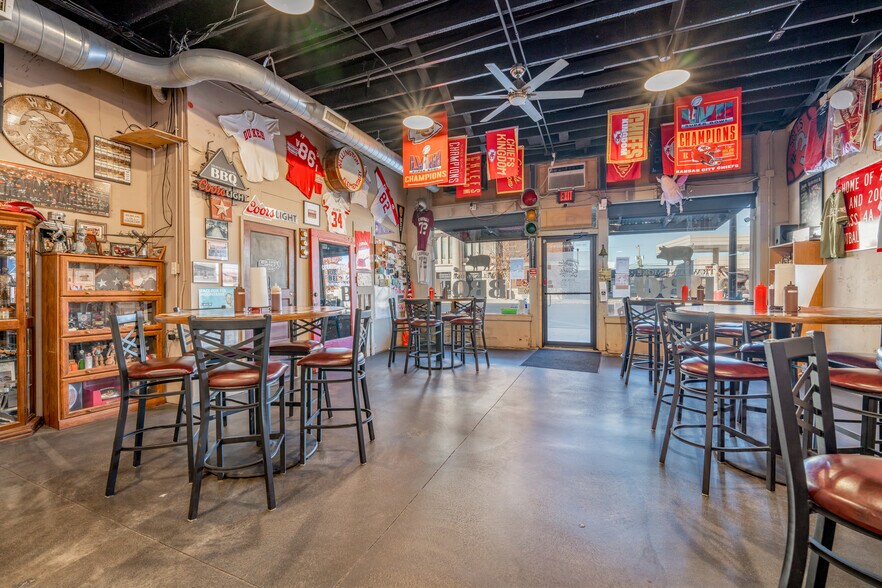 More Photos Of 217 N Washington Ave, Wellington Restaurant For Sale