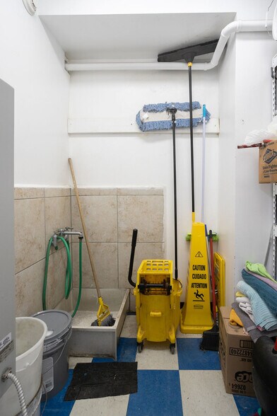 More Photos Of 121 S Pavilion Ave, Riverside Storefront Retail Residential For Sale