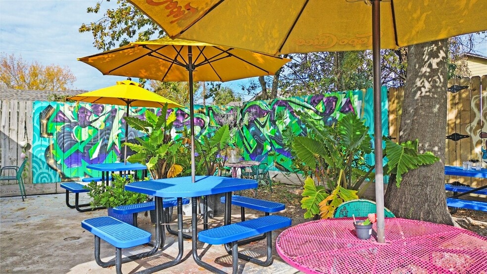 More Photos Of 4409 Canal St, Houston General Retail For Sale