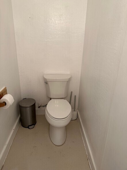 More Photos Of 4530 Martin Luther King Jr Way, Oakland Warehouse For Lease