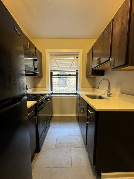 More Photos Of 6700 S Merrill Ave, Chicago Apartments For Sale