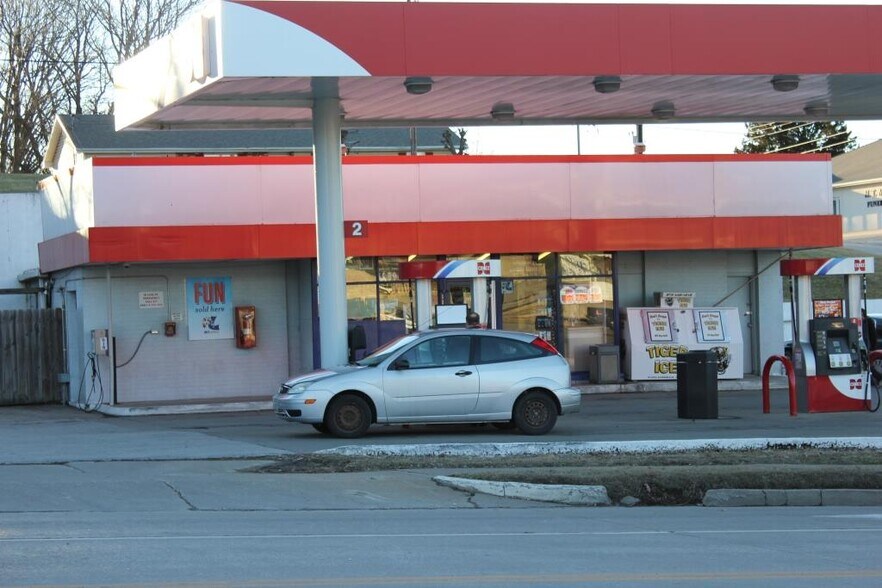 More Photos Of 1105 Main St, Boonville General Retail For Sale